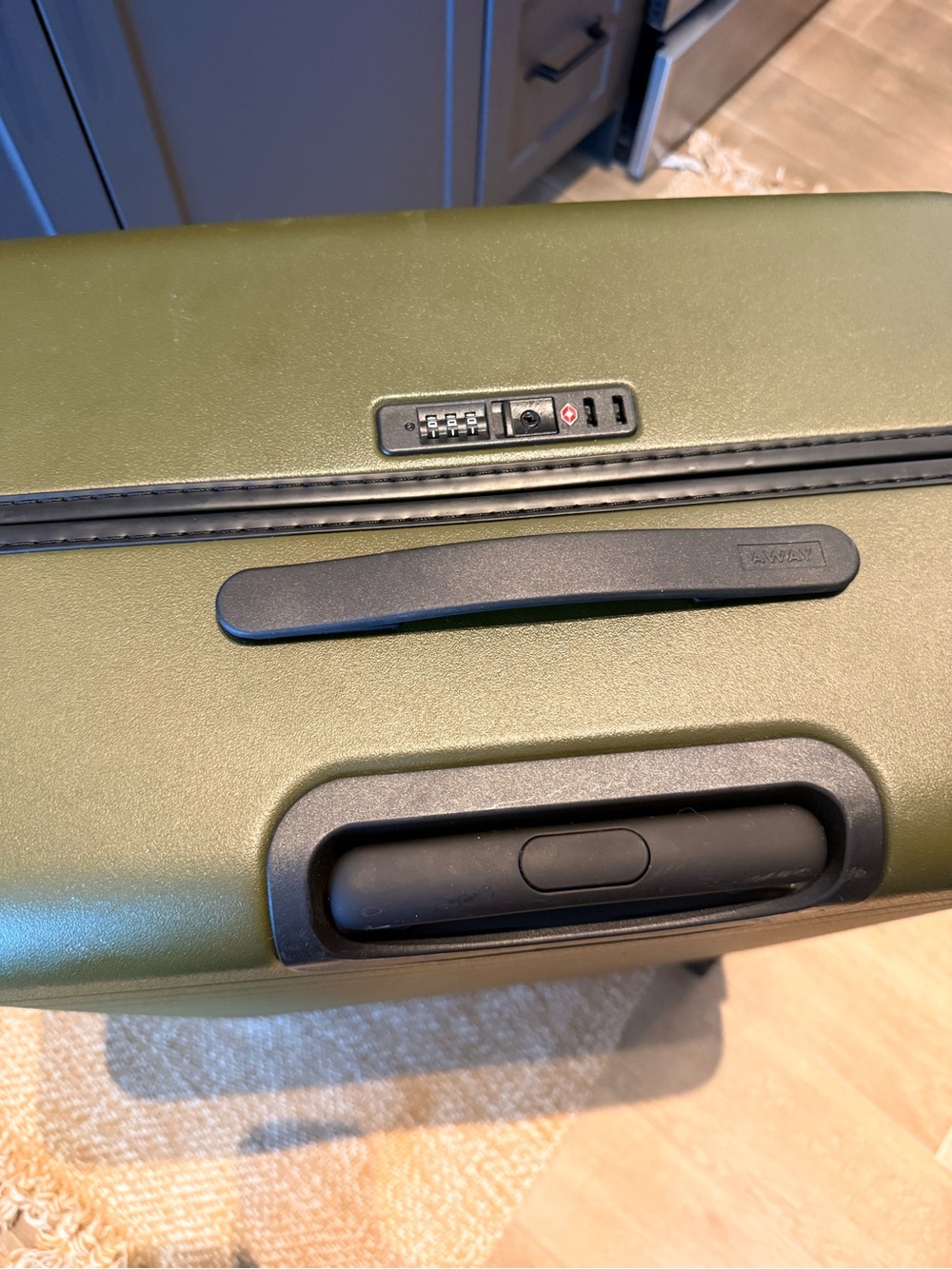 AWAY Luggage in Olive Green Hardshell - The Large - Picture 4 of 12